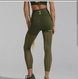 Ivy Park x Peloton leggings